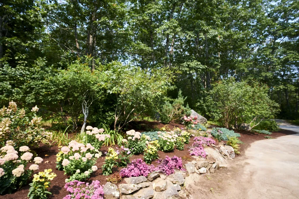 8 White Tail Drive Rockport ME 04856