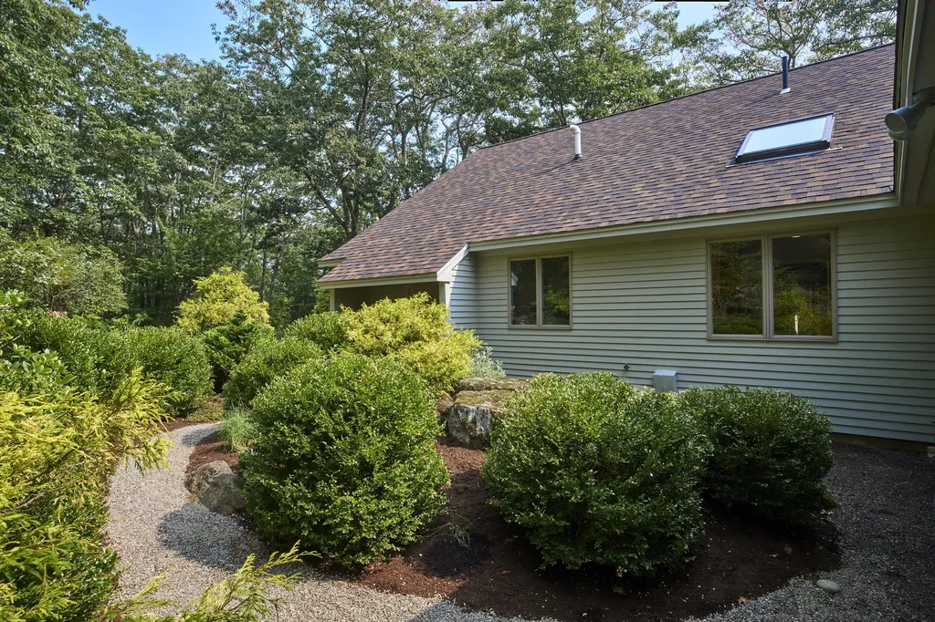 8 White Tail Drive Rockport ME 04856