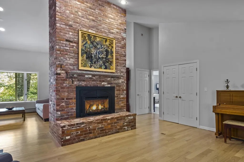 8 White Tail Drive Rockport ME 04856