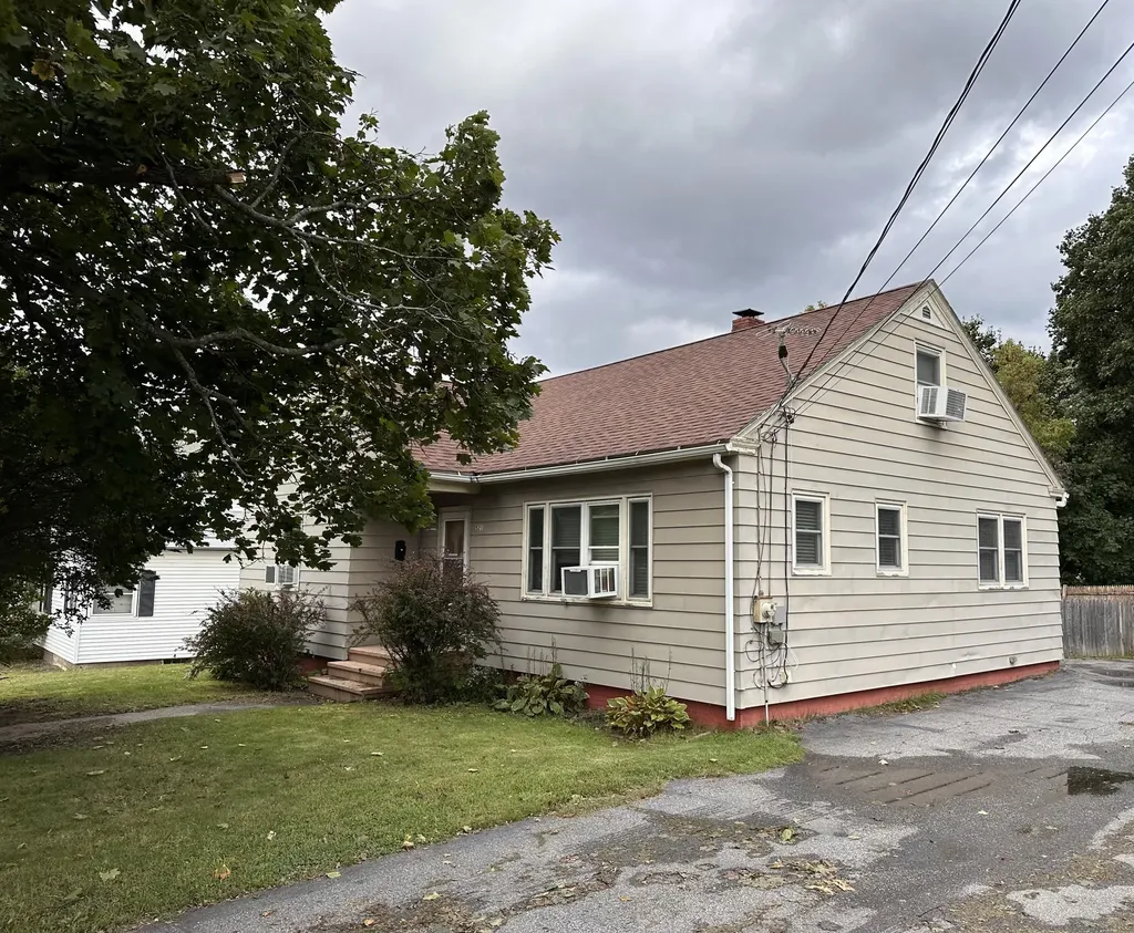 521 Main Street Lewiston ME 04240