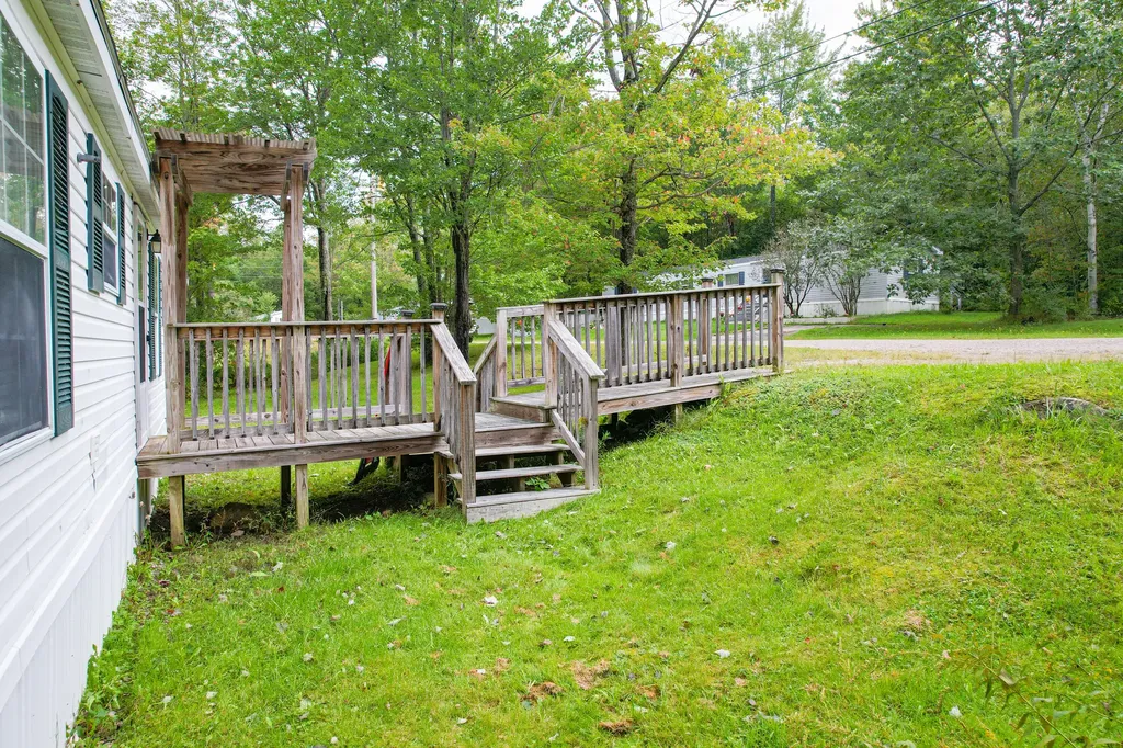 33 Amy Circle Dresden ME 04342