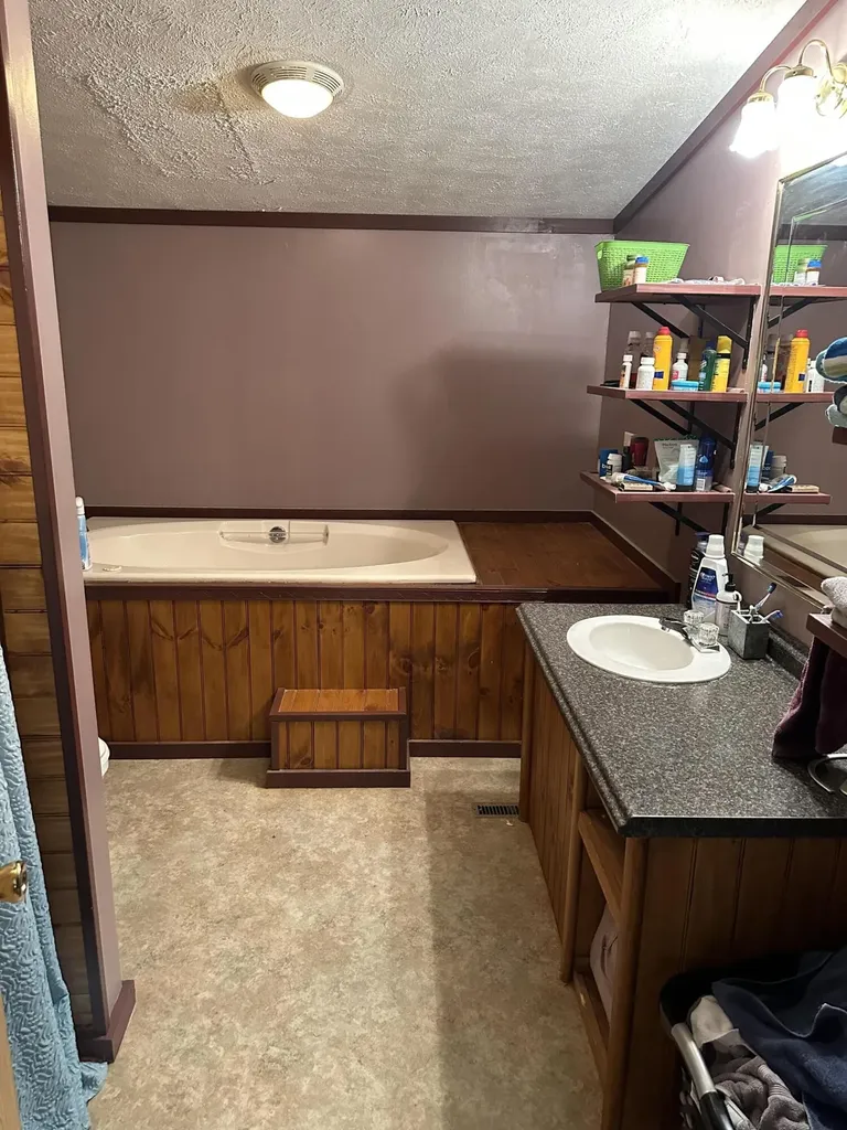 205 Main Street Oxford ME 04270