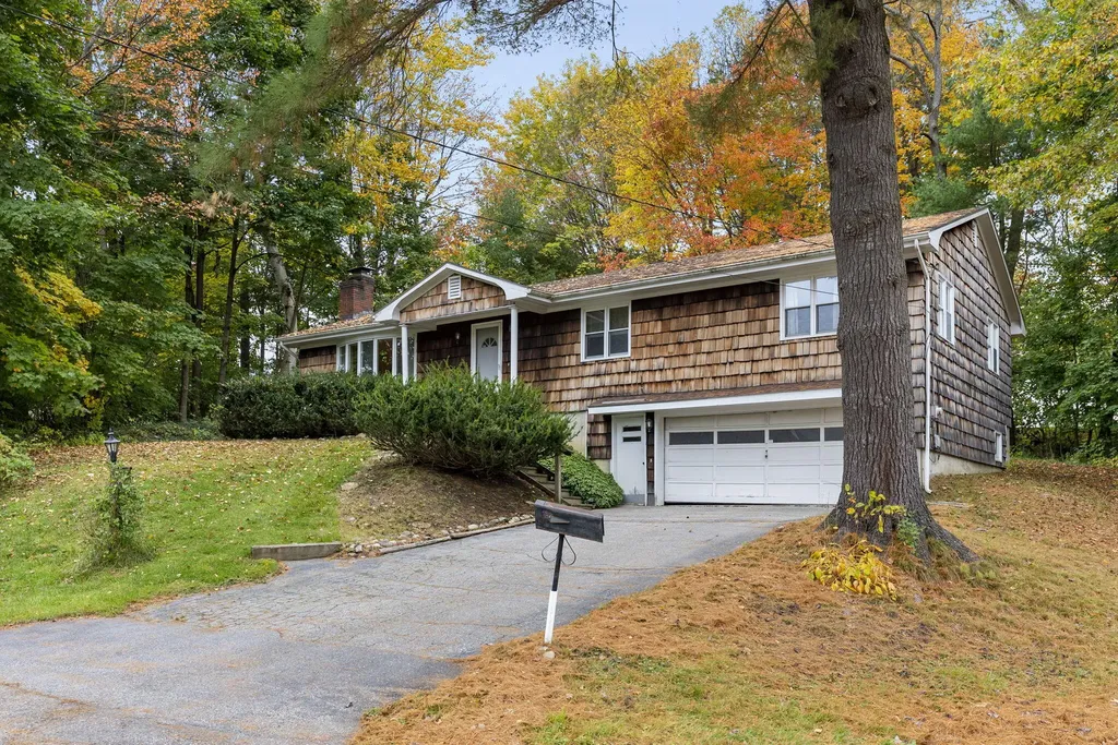 6 Wicklow Place Lewiston ME 04240