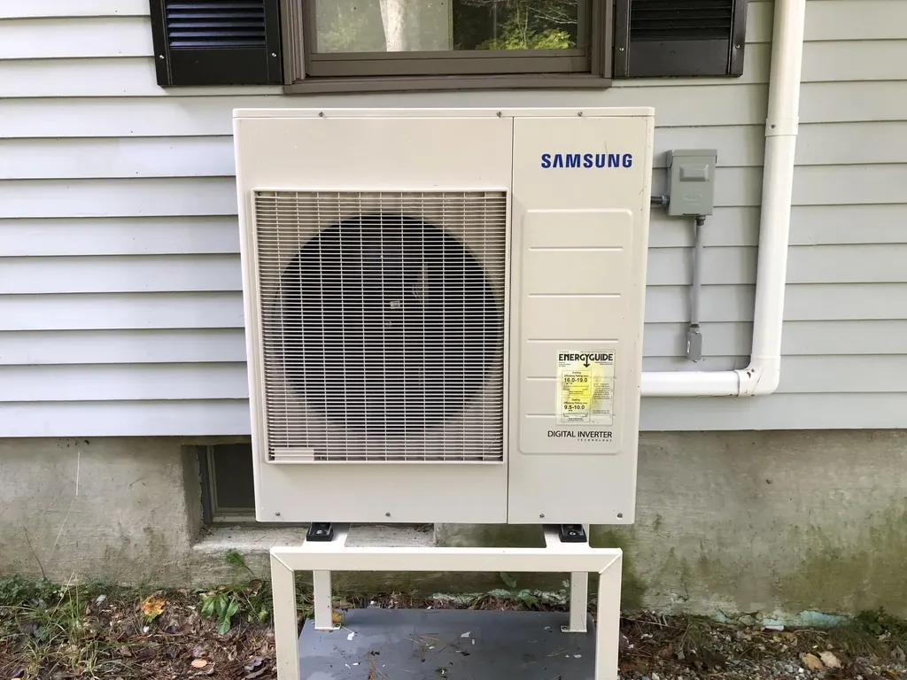 10 Robinson Drive Rockport ME 04856