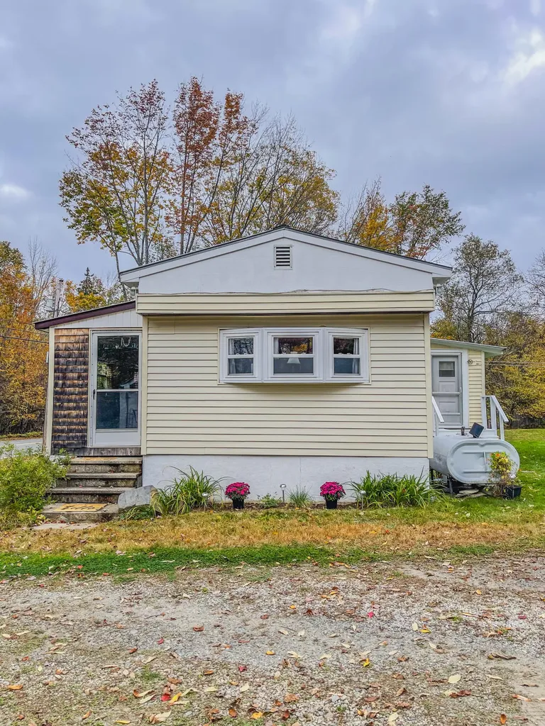 749 Industry Road Farmington ME 04938