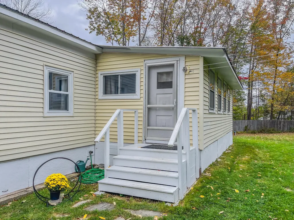 749 Industry Road Farmington ME 04938