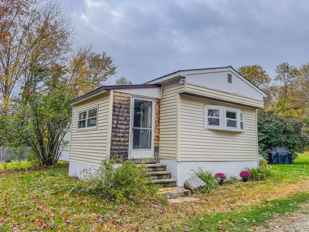749 Industry Road Farmington ME 04938