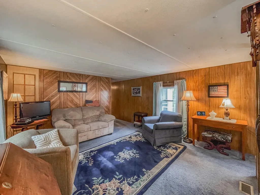 749 Industry Road Farmington ME 04938