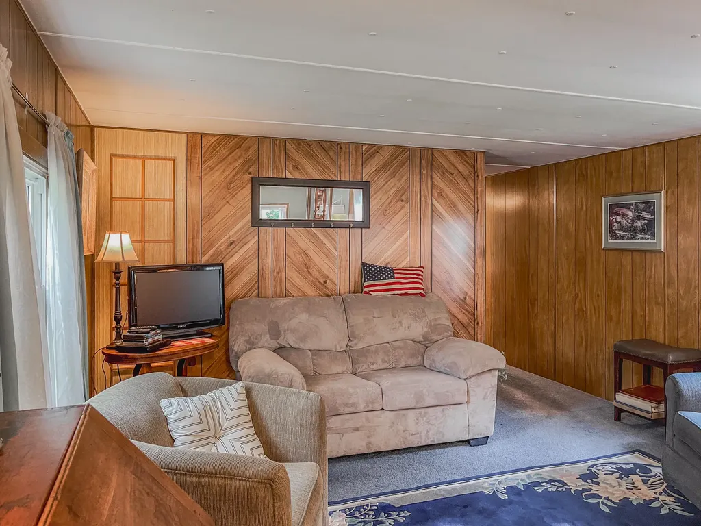 749 Industry Road Farmington ME 04938