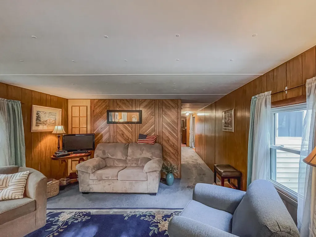 749 Industry Road Farmington ME 04938