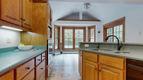 36 Sturbridge Lane Cumberland ME 04021