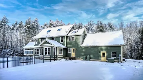 36 Sturbridge Lane Cumberland ME 04021