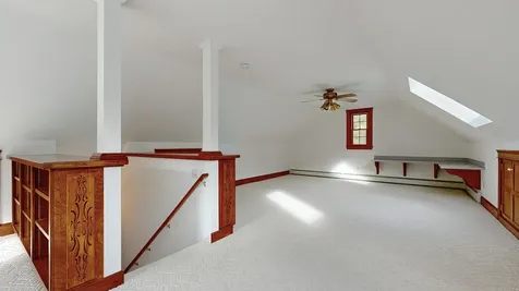 36 Sturbridge Lane Cumberland ME 04021