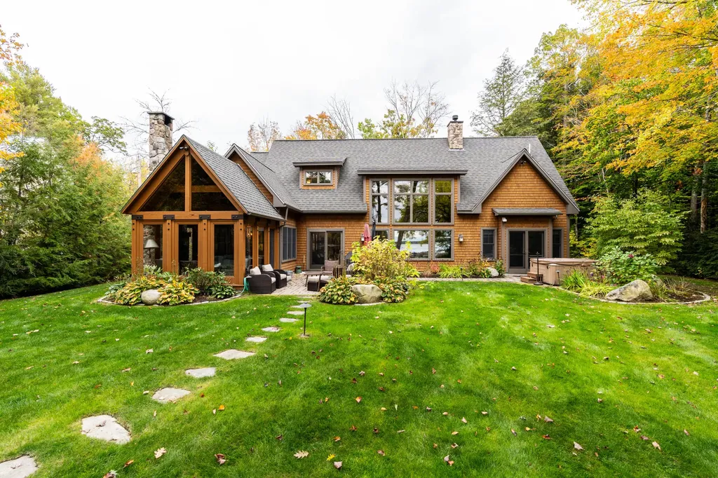 102 Deep Cove Road Raymond ME 04071
