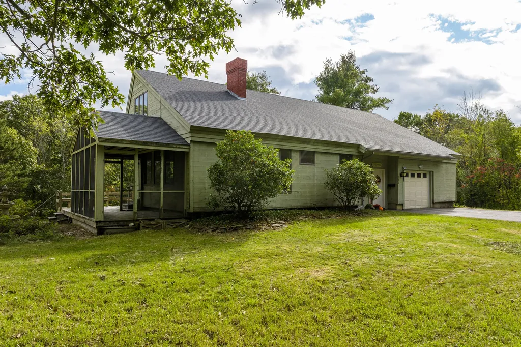 136 Common Road Dresden ME 04342