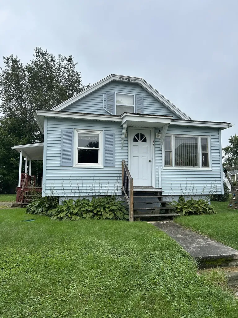 42 Jones Avenue Lewiston ME 04240