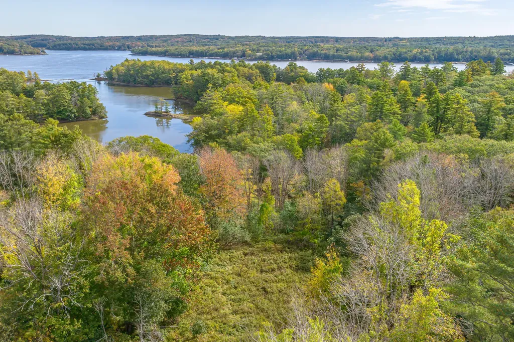 160 Birch Point Road Wiscasset ME 04578