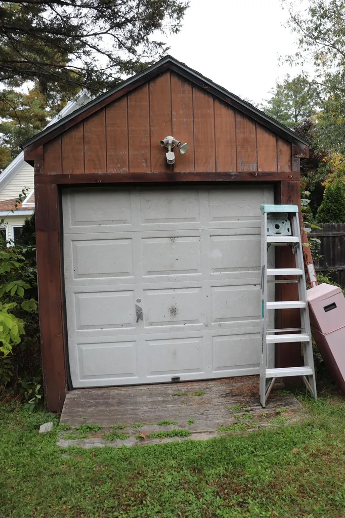 38 Carver Road Hampden ME 04444