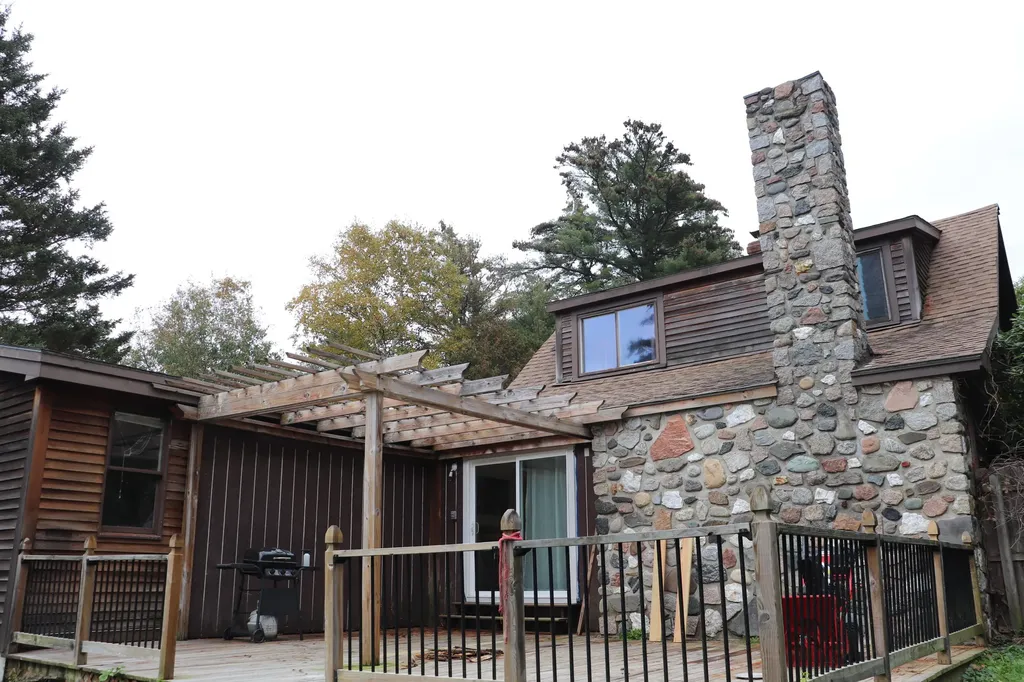 38 Carver Road Hampden ME 04444