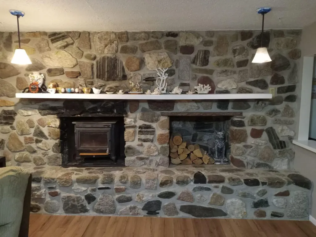 38 Carver Road Hampden ME 04444