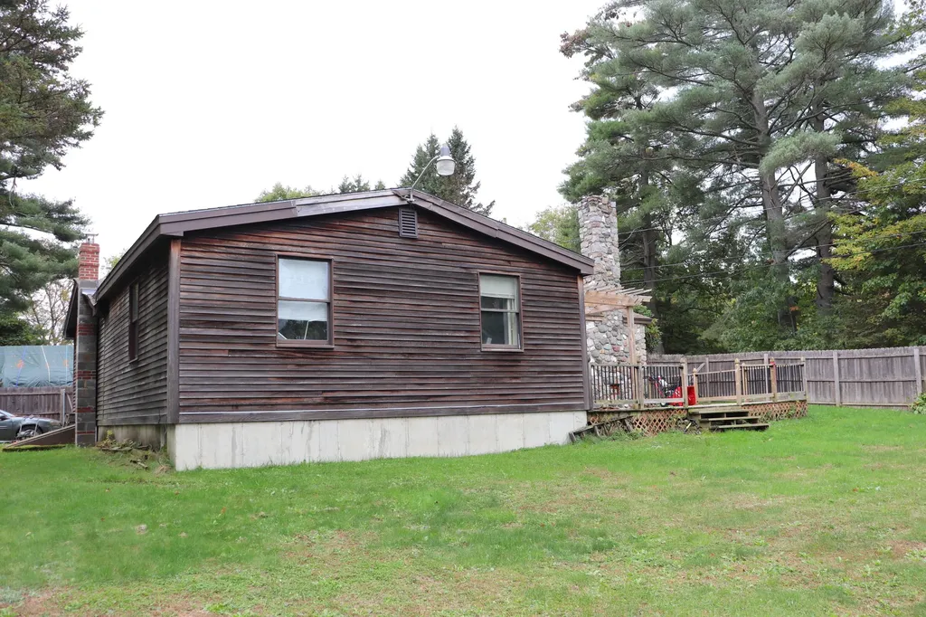38 Carver Road Hampden ME 04444