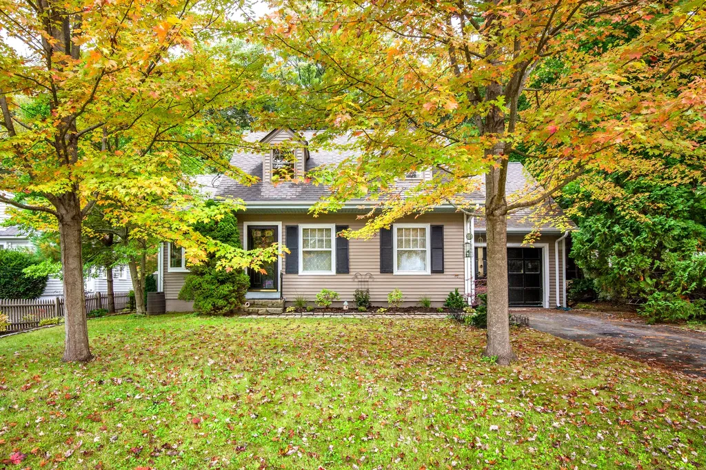 31 Johnson Road Falmouth ME 04105