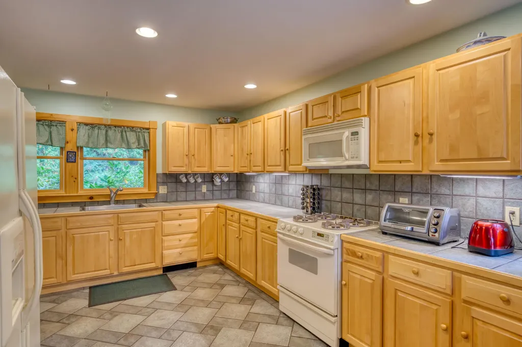 9 Sail Mountain Road Southwest Harbor ME 04679