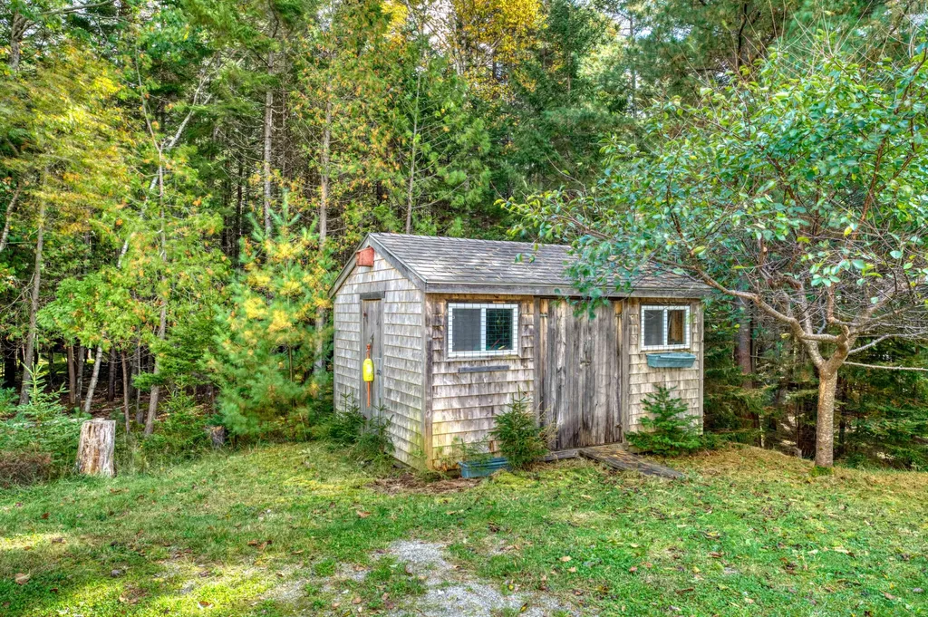 9 Sail Mountain Road Southwest Harbor ME 04679
