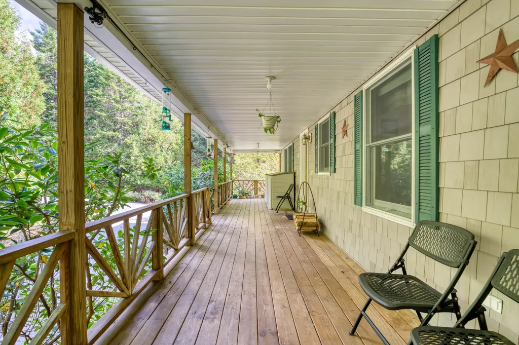 9 Sail Mountain Road Southwest Harbor ME 04679