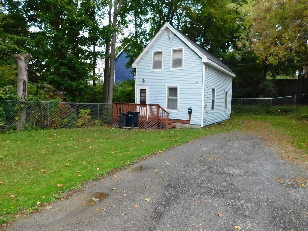 72 Curve Street Bangor ME 04401