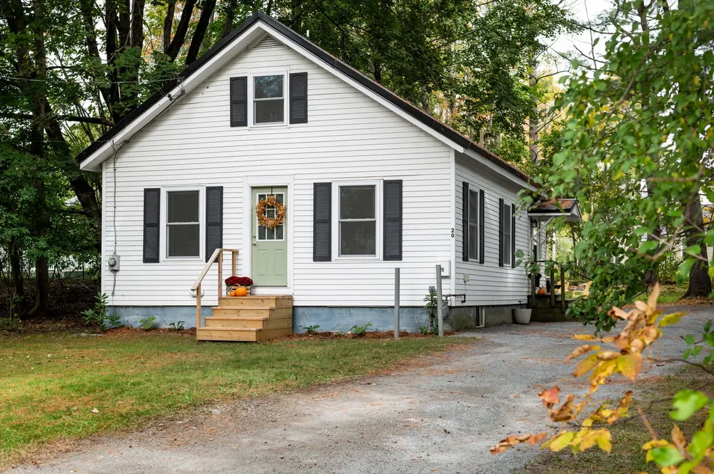20 Abbott Street Old Town ME 04468