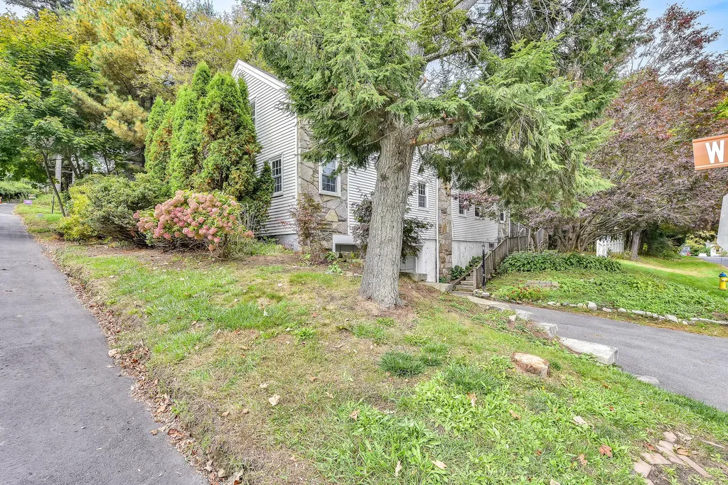 43 Winthrop Street Hallowell ME 04347