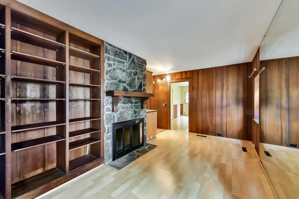 43 Winthrop Street Hallowell ME 04347