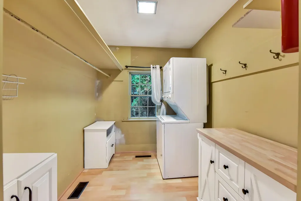 43 Winthrop Street Hallowell ME 04347
