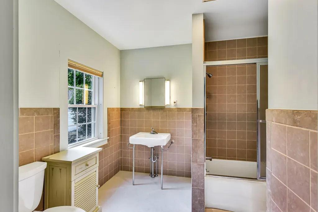 43 Winthrop Street Hallowell ME 04347