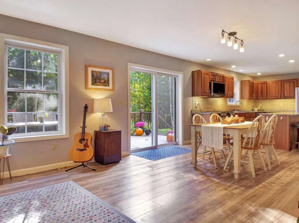 8 Wedgewood Drive Oakland ME 04963