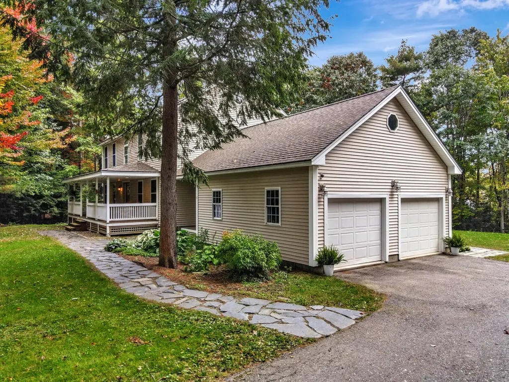 8 Wedgewood Drive Oakland ME 04963