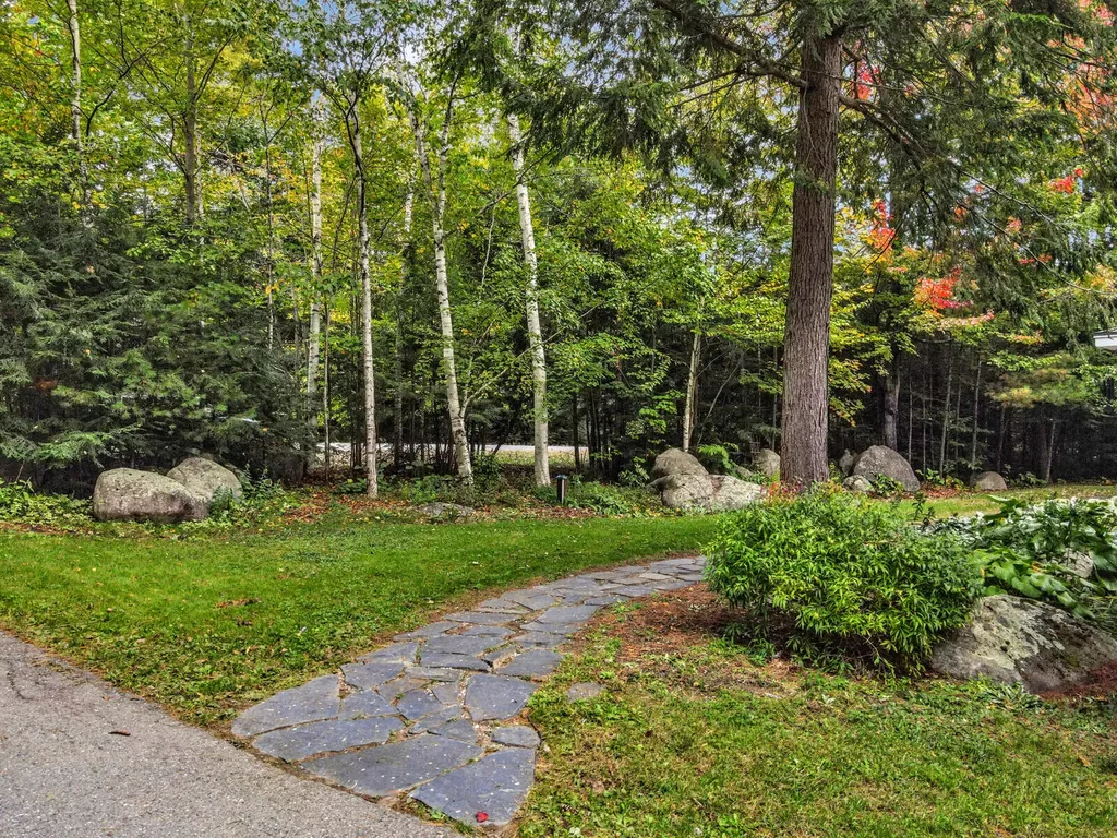 8 Wedgewood Drive Oakland ME 04963