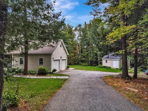 8 Wedgewood Drive Oakland ME 04963