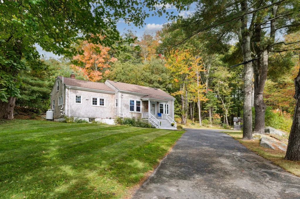 852 Ocean Avenue Portland ME 04103