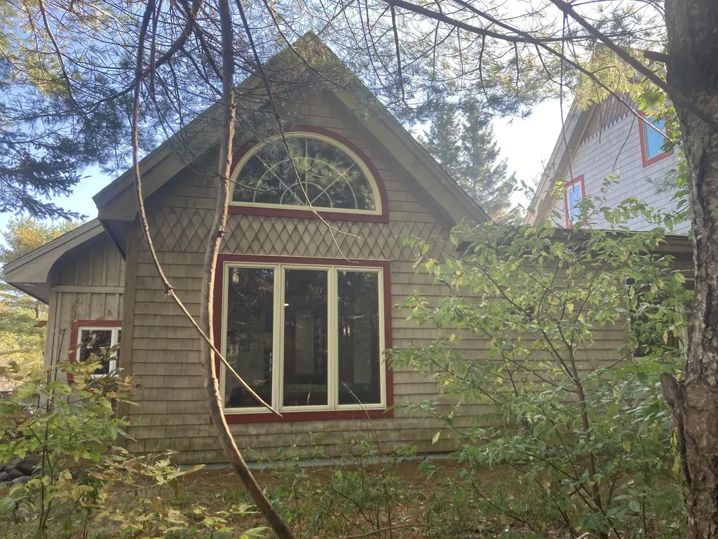 2379 Us Highway 1 Sullivan ME 04664