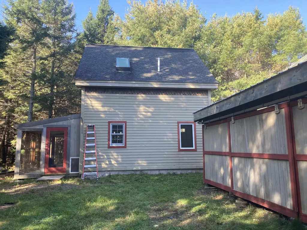 2379 Us Highway 1 Sullivan ME 04664