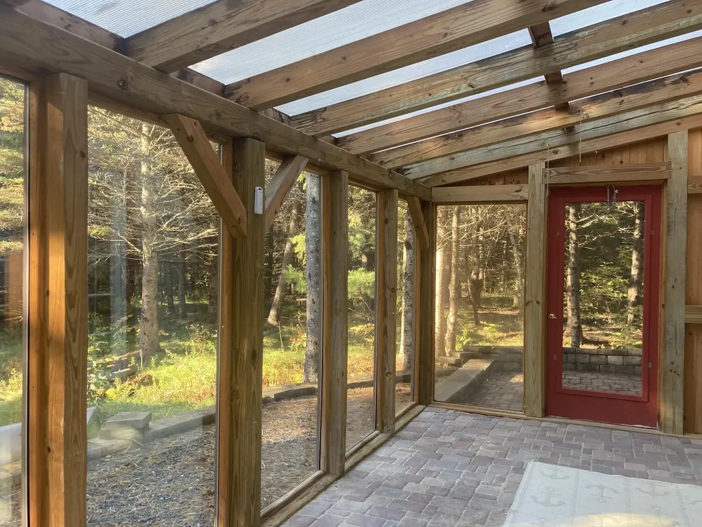 2379 Us Highway 1 Sullivan ME 04664