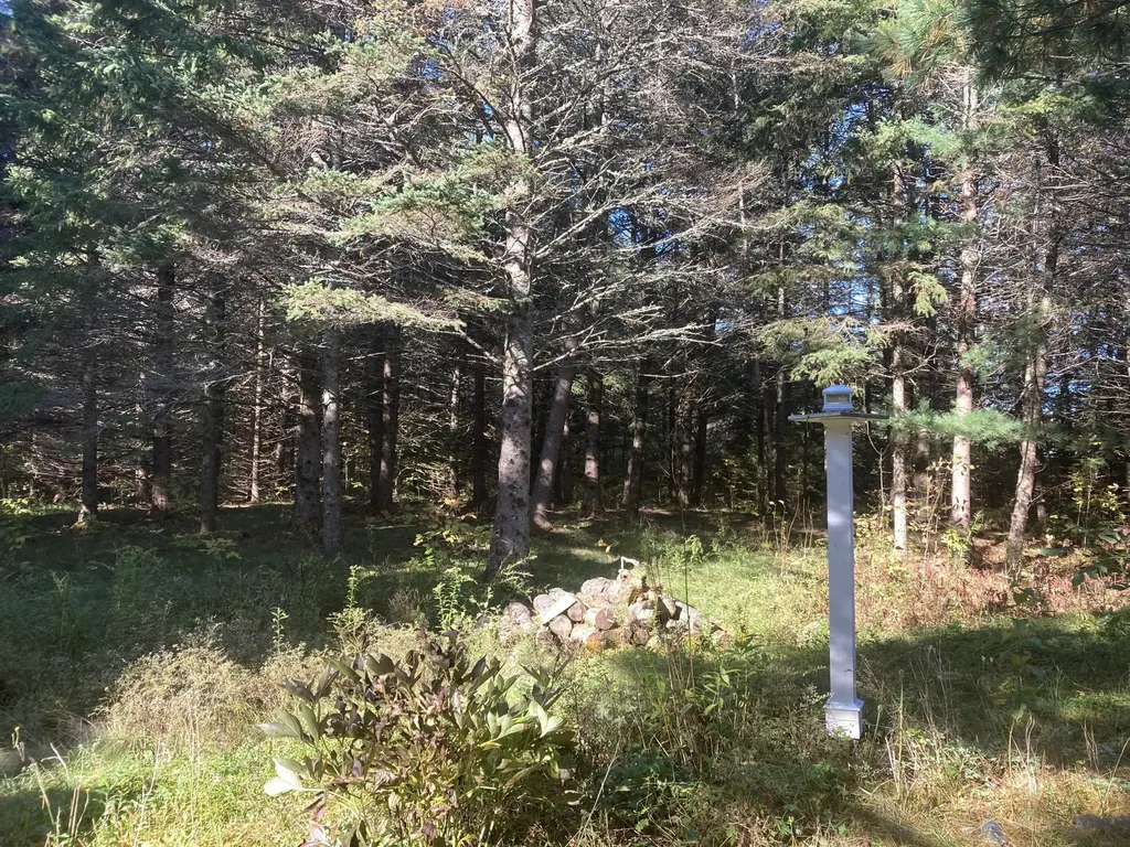 2379 Us Highway 1 Sullivan ME 04664