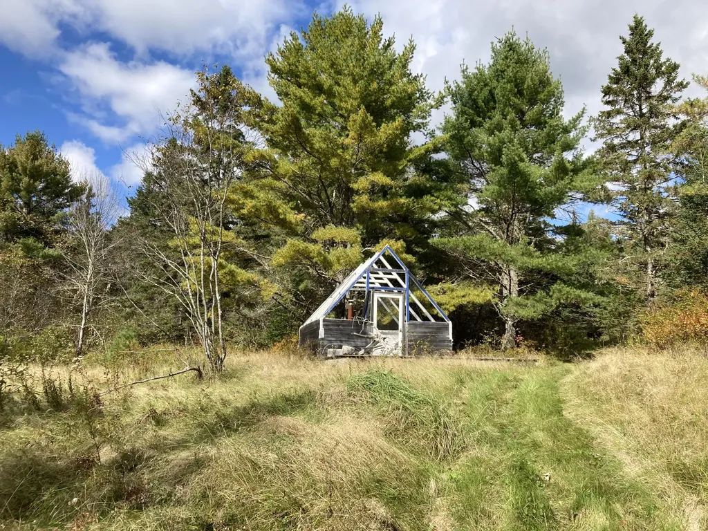 2379 Us Highway 1 Sullivan ME 04664