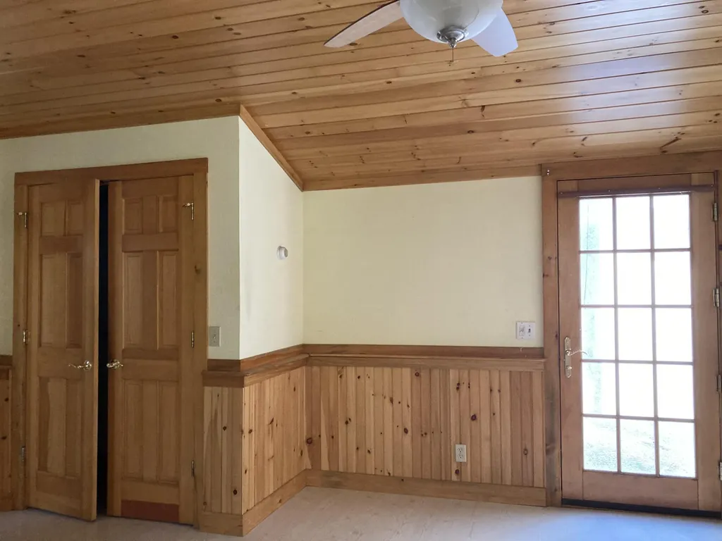 2379 Us Highway 1 Sullivan ME 04664