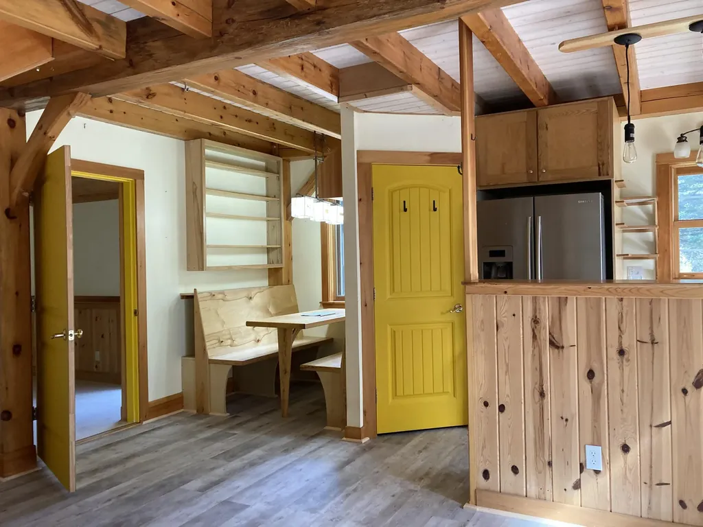 2379 Us Highway 1 Sullivan ME 04664