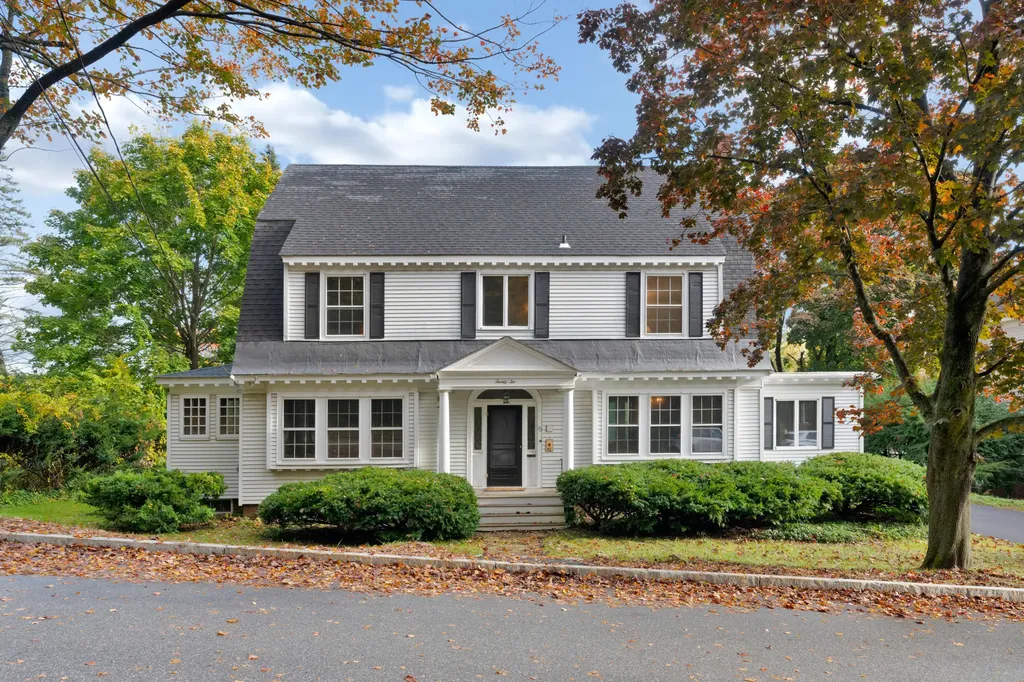 22 Mountain Avenue Lewiston ME 04240
