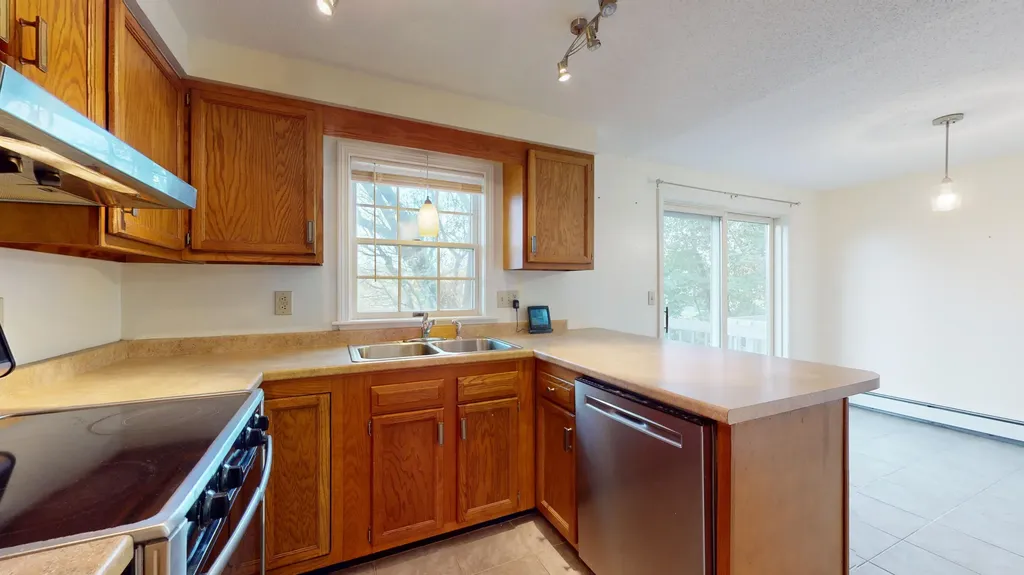 24 Wellington Court Auburn ME 04210