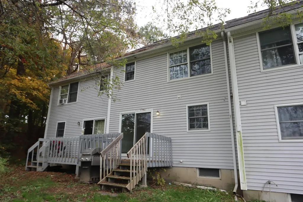 24 Wellington Court Auburn ME 04210